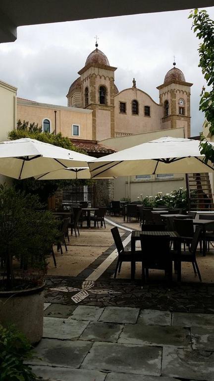 Abas Ristorante Pizzeria Affittacamere Ales Ngoại thất bức ảnh