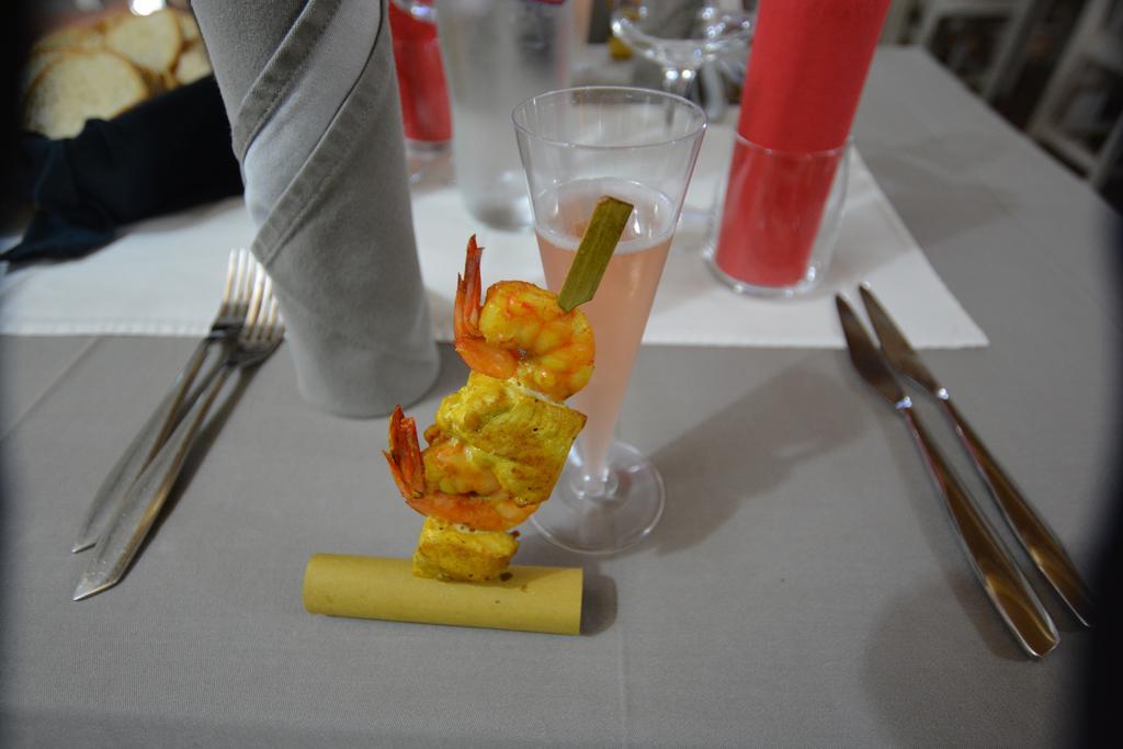 Abas Ristorante Pizzeria Affittacamere Ales Ngoại thất bức ảnh